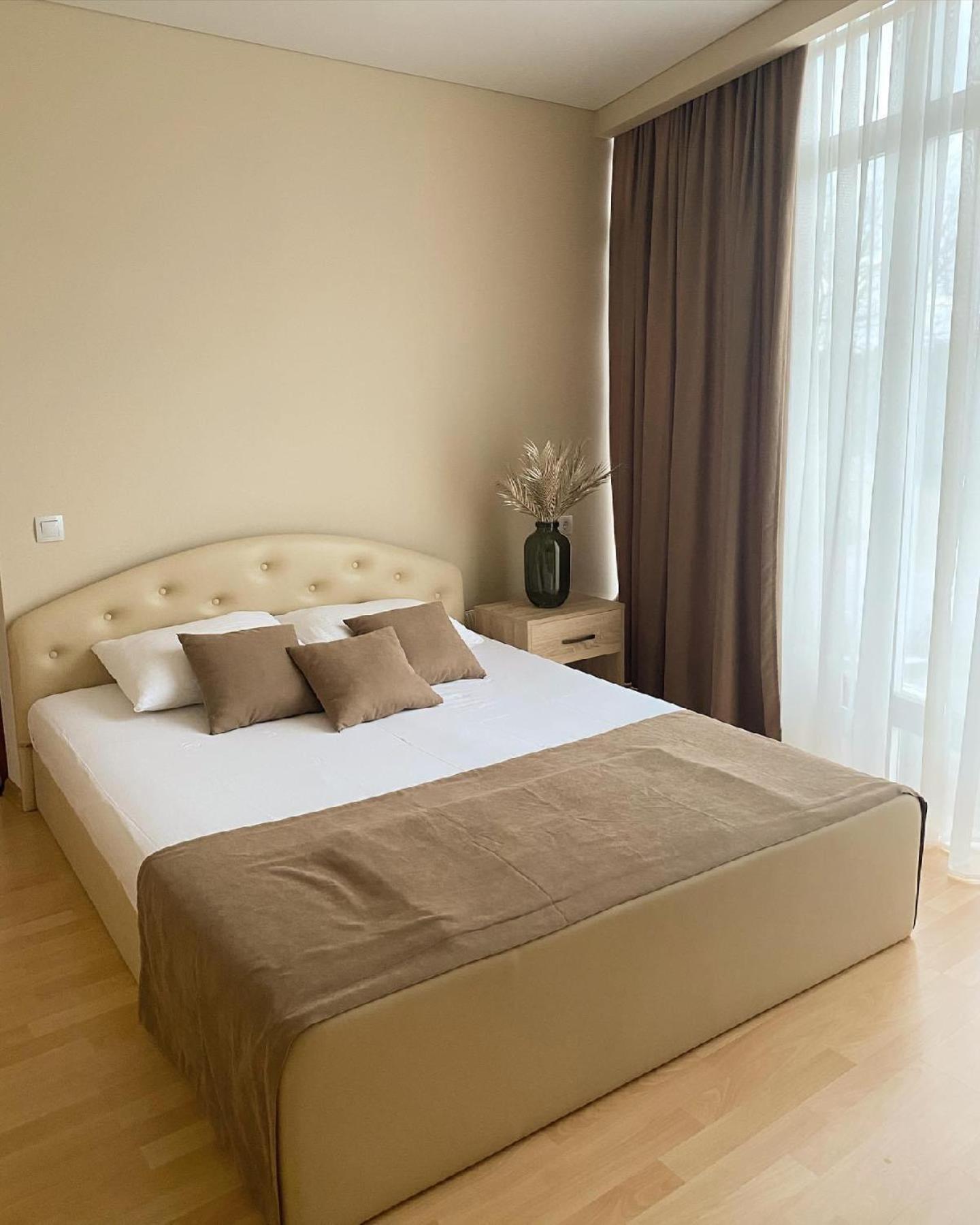 Sv Hotel, Restaurant & Airport Parking Todiresti  外观 照片