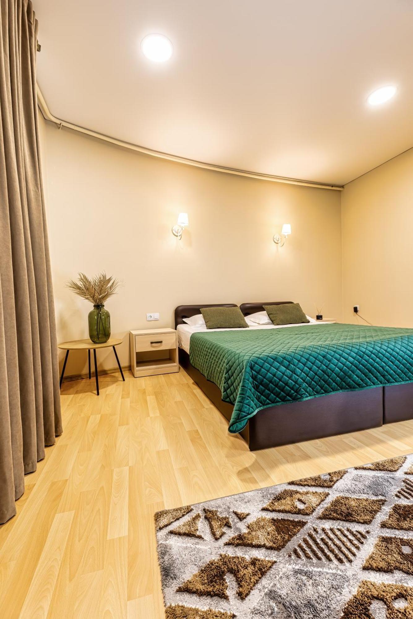 Sv Hotel, Restaurant & Airport Parking Todiresti  外观 照片